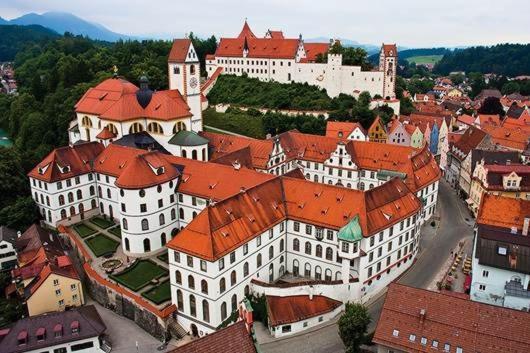 Hotel Fuerstenhof Фюссен Экстерьер фото